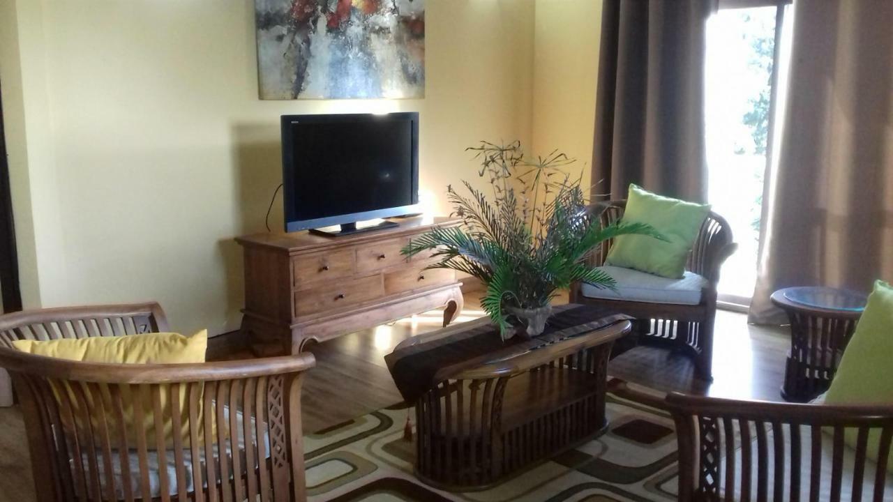 Shay Lyah Self Catering Apartment วิกตอเรีย ภายนอก รูปภาพ