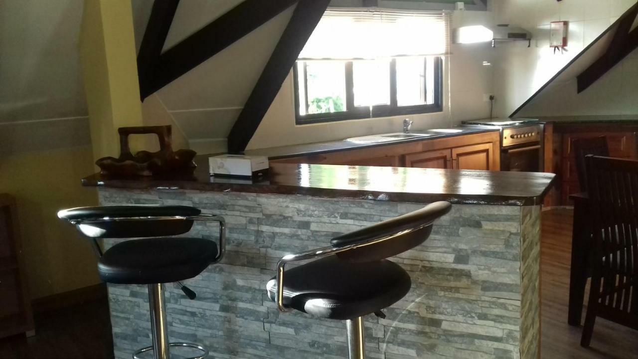 Shay Lyah Self Catering Apartment วิกตอเรีย ภายนอก รูปภาพ