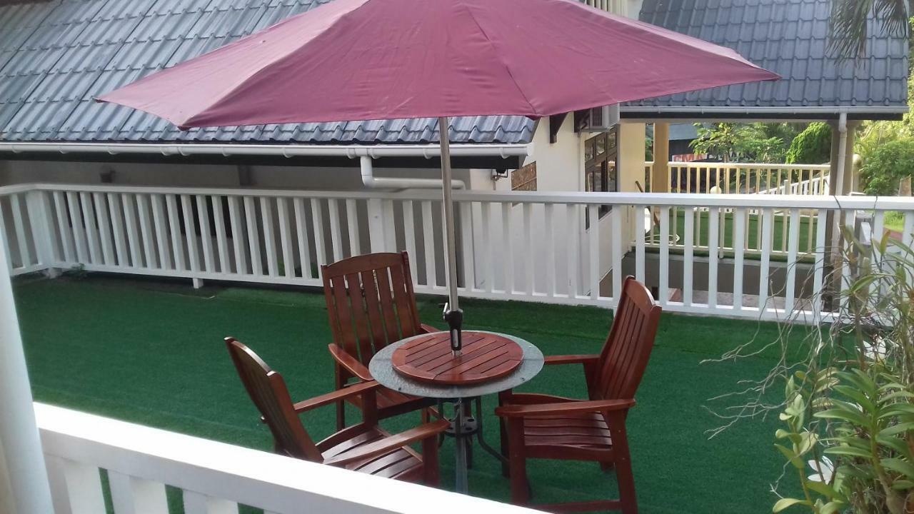 Shay Lyah Self Catering Apartment วิกตอเรีย ภายนอก รูปภาพ