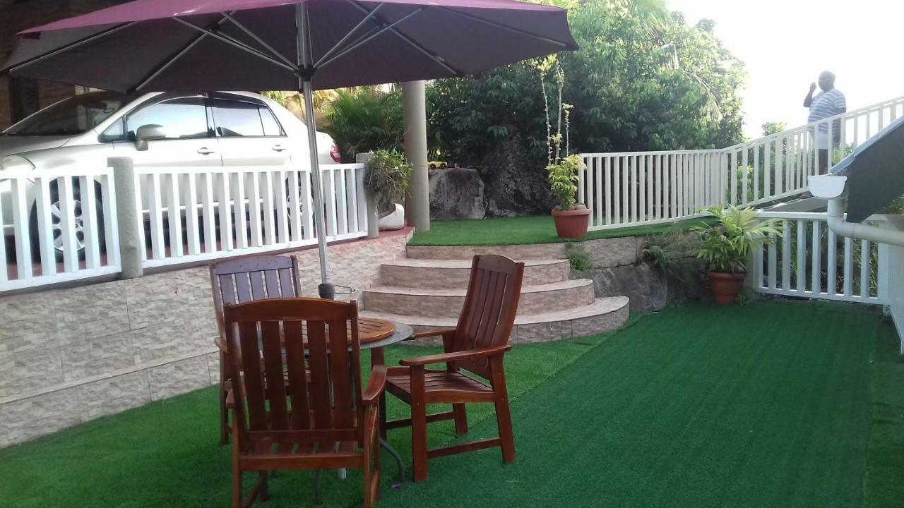 Shay Lyah Self Catering Apartment วิกตอเรีย ภายนอก รูปภาพ