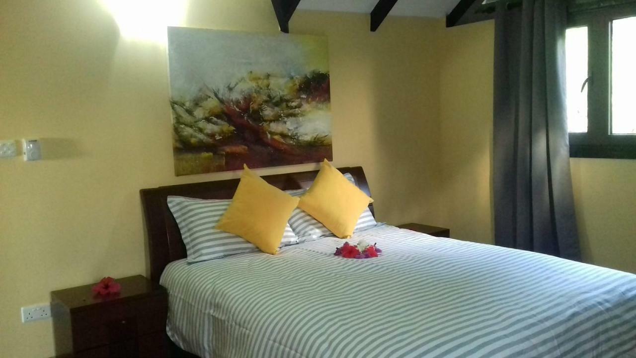 Shay Lyah Self Catering Apartment วิกตอเรีย ภายนอก รูปภาพ