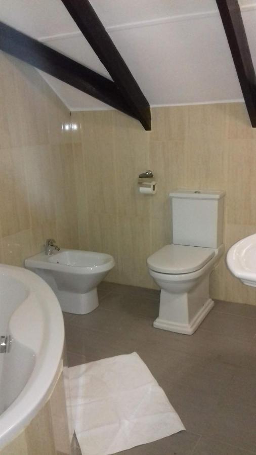 Shay Lyah Self Catering Apartment วิกตอเรีย ภายนอก รูปภาพ